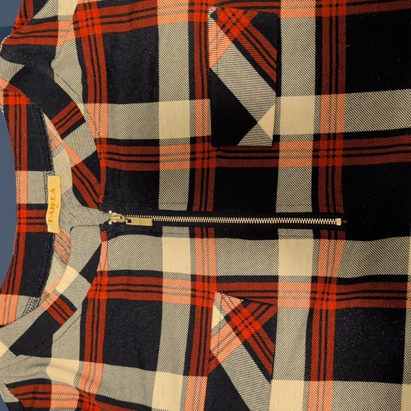 Baikea Women's Plaid Tunic Shirt - Picture 4 of 6